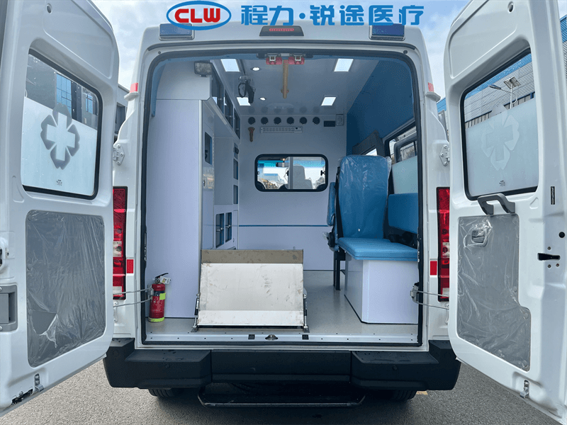 江西省程力&依維柯得意救護車部隊
